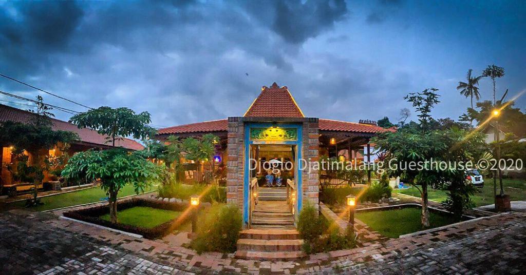 Djoglo Djatimalang Guesthouse Blitar Dış mekan fotoğraf