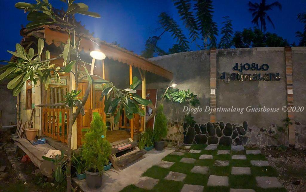 Djoglo Djatimalang Guesthouse Blitar Dış mekan fotoğraf