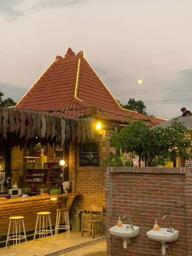 Djoglo Djatimalang Guesthouse Blitar Dış mekan fotoğraf