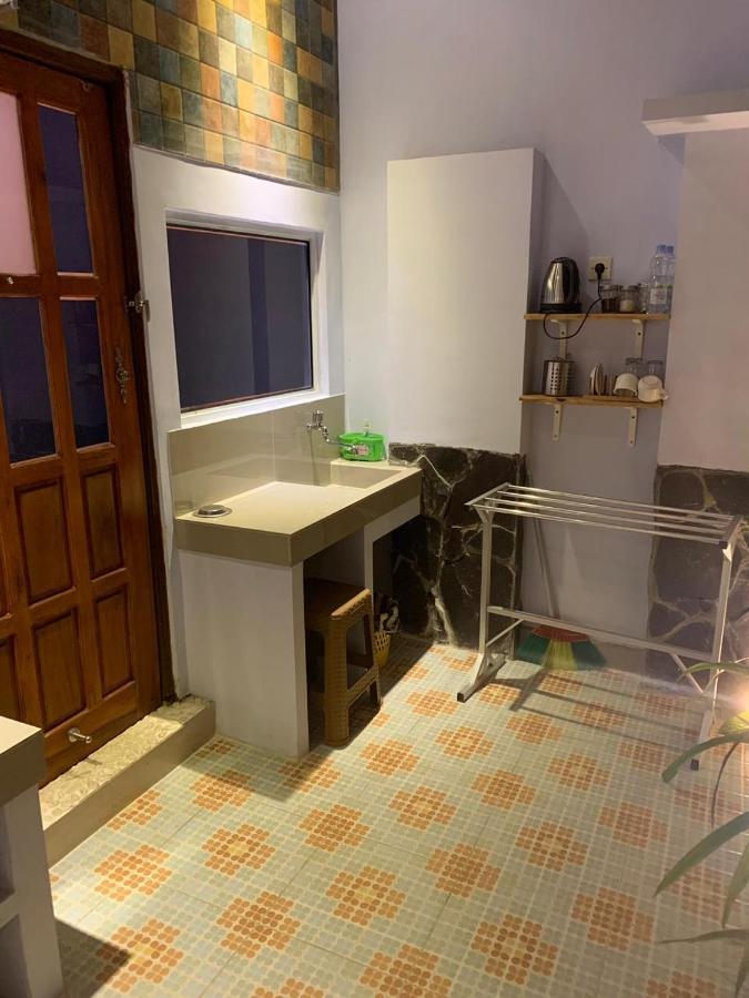 Djoglo Djatimalang Guesthouse Blitar Dış mekan fotoğraf