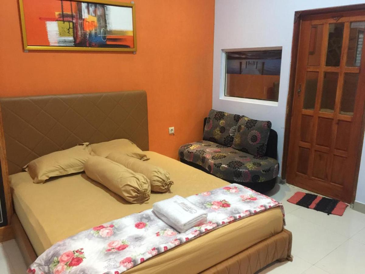 Djoglo Djatimalang Guesthouse Blitar Dış mekan fotoğraf